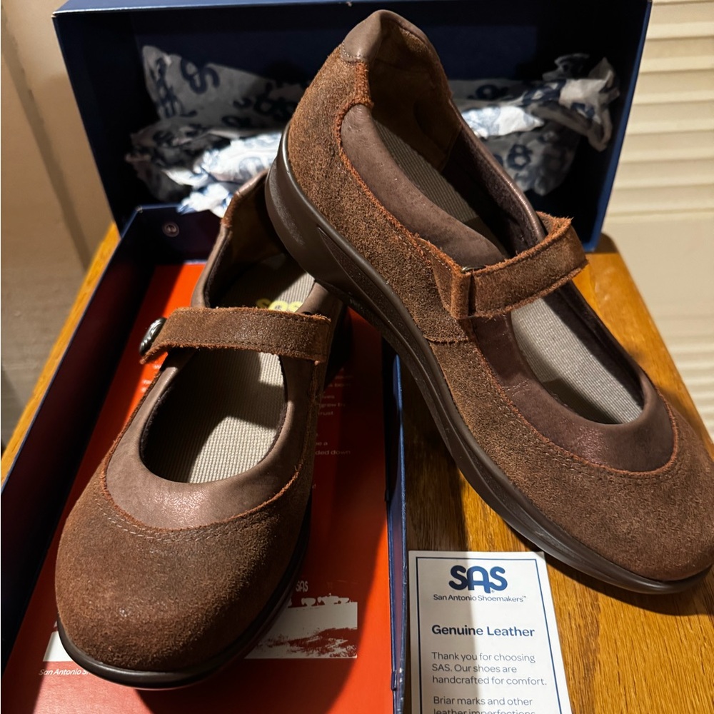 SAS Step Out Brown Shoes Leather Sz 7M In Box New Condition Worn Twice